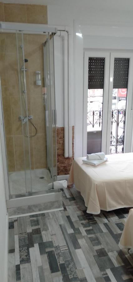 Hostal Noche Y Dia Madrid Bagian luar foto