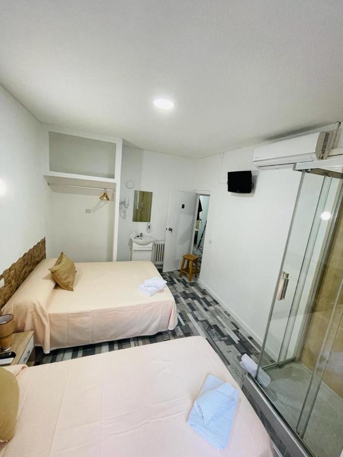Hostal Noche Y Dia Madrid Bagian luar foto
