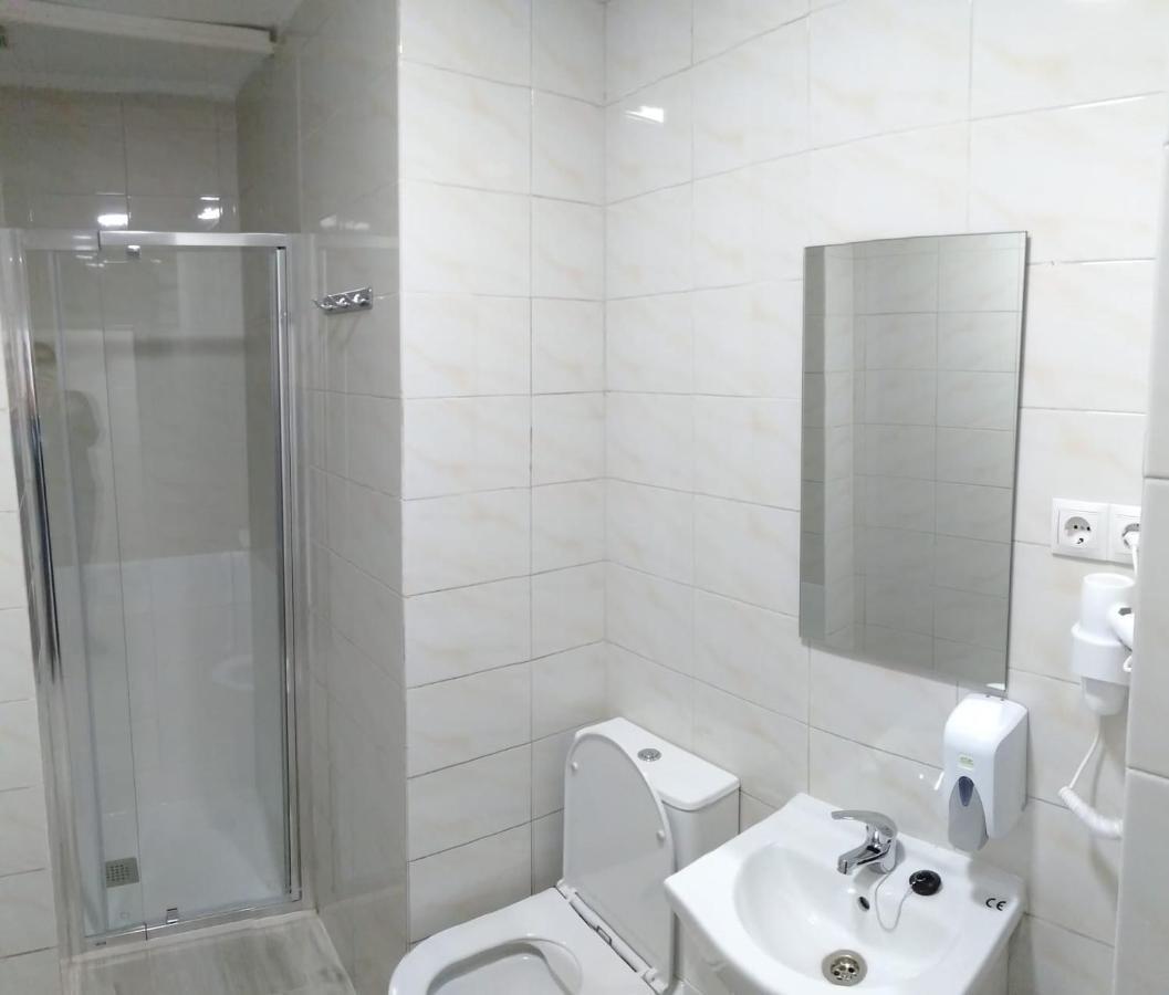 Hostal Noche Y Dia Madrid Bagian luar foto