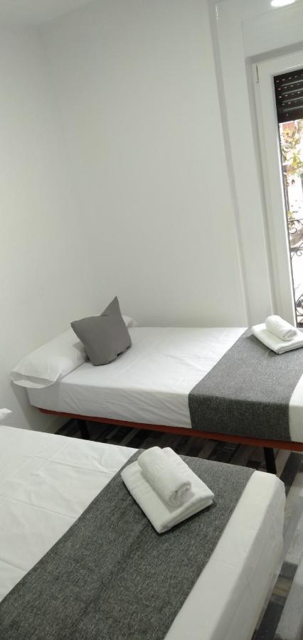 Hostal Noche Y Dia Madrid Bagian luar foto