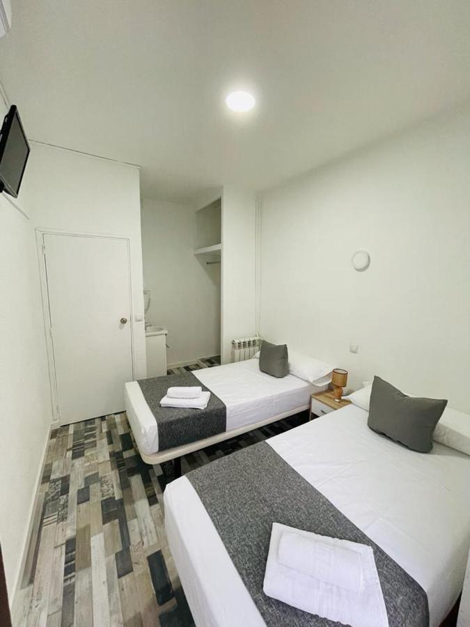 Hostal Noche Y Dia Madrid Bagian luar foto