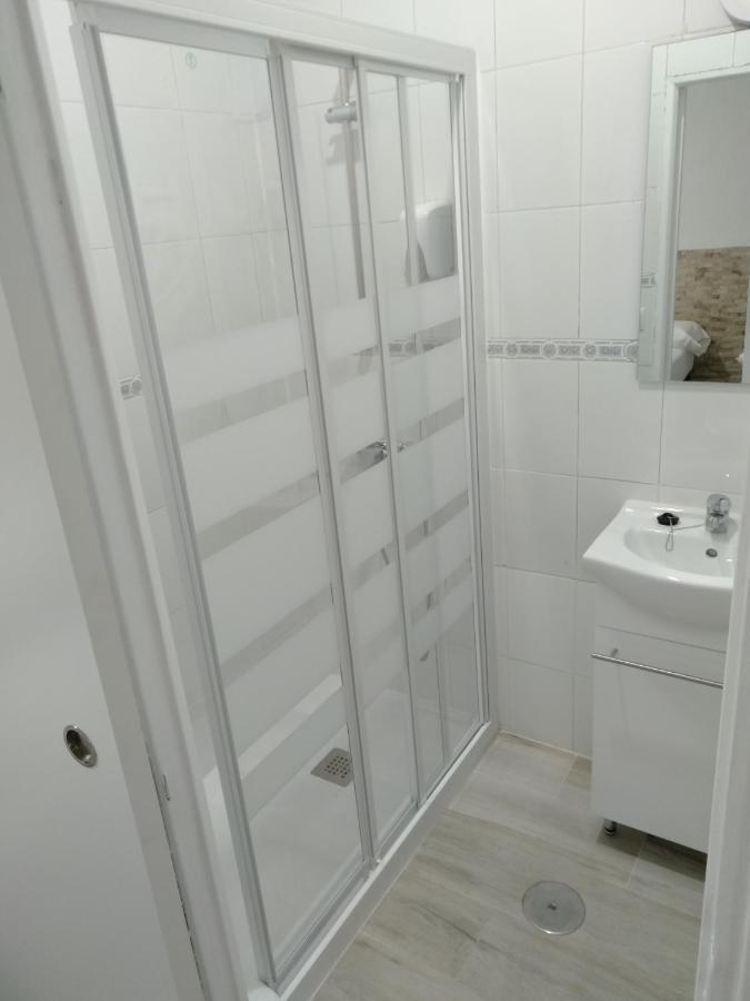Hostal Noche Y Dia Madrid Bagian luar foto
