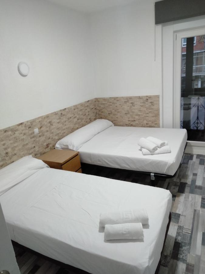 Hostal Noche Y Dia Madrid Bagian luar foto