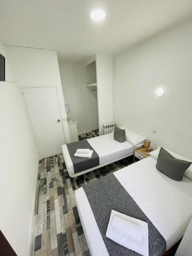 Hostal Noche Y Dia Madrid Bagian luar foto