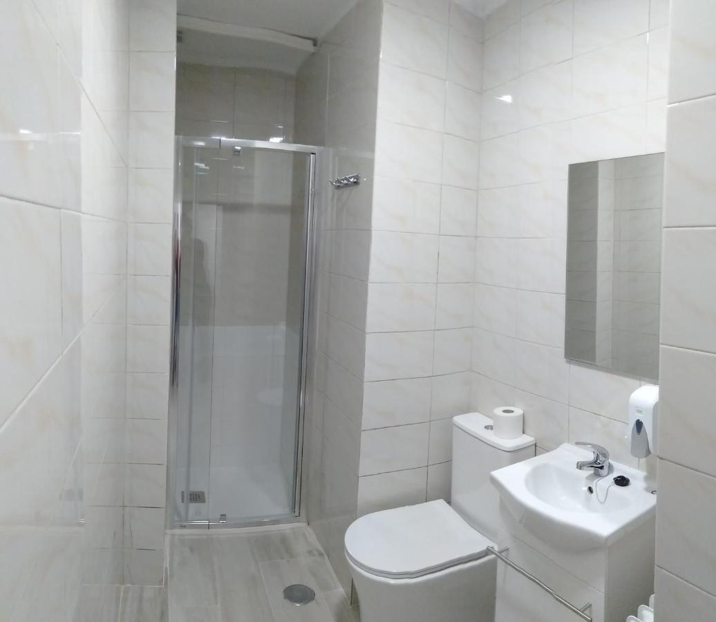 Hostal Noche Y Dia Madrid Bagian luar foto